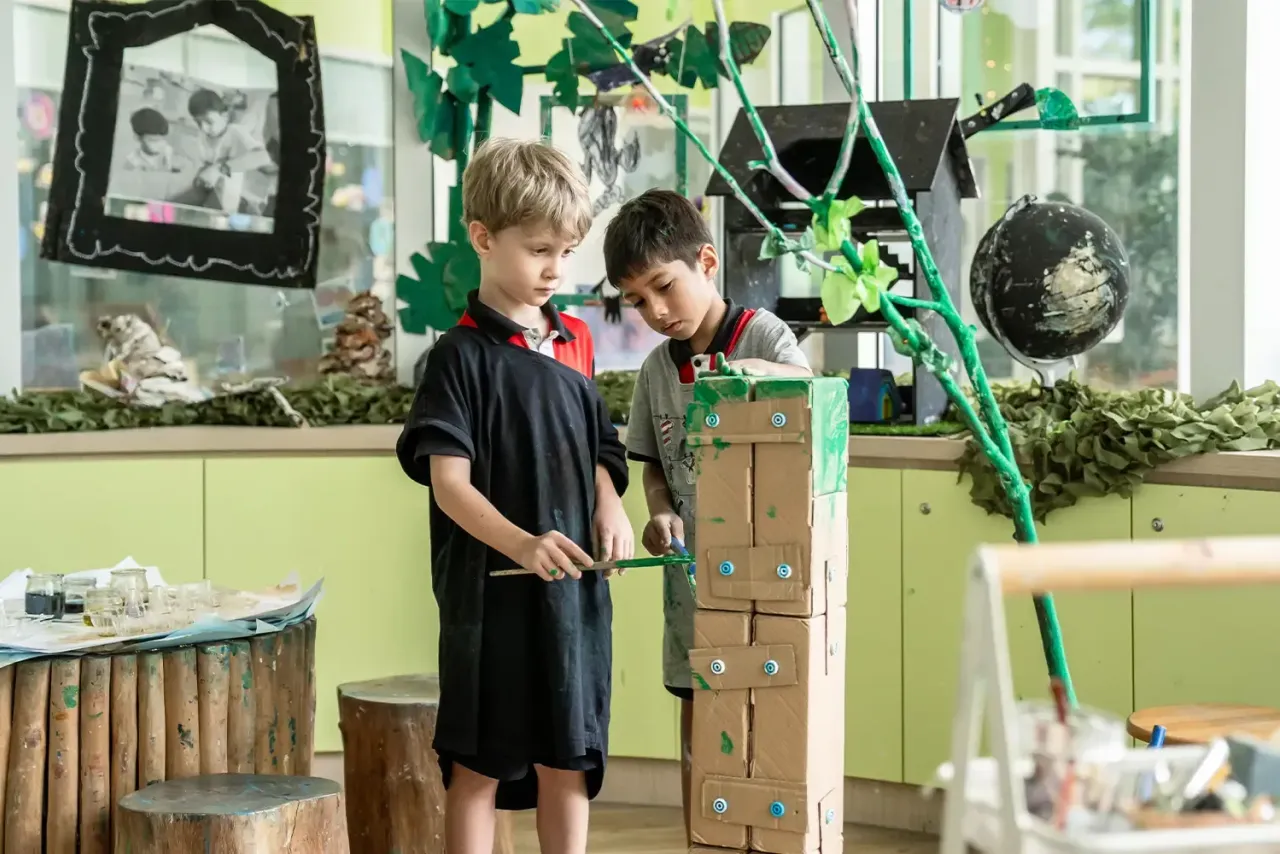 Kindergarten student learning arts